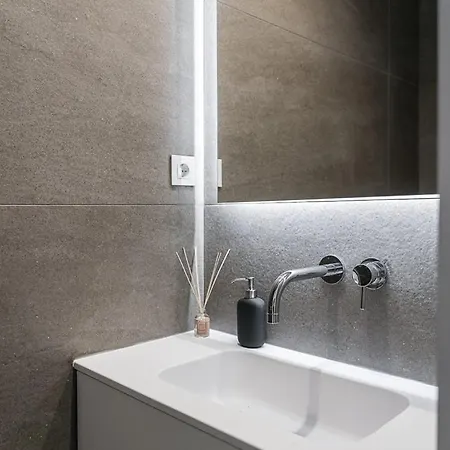 Guestready - Majestic Riverside Terrace In Apartment