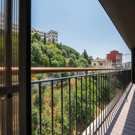 Daire Guestready - Majestic Riverside Terrace In